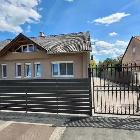Voeroesmarty Apartment Balatonfenyves