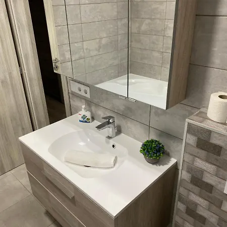 Voeroesmarty Apartment Balatonfenyves